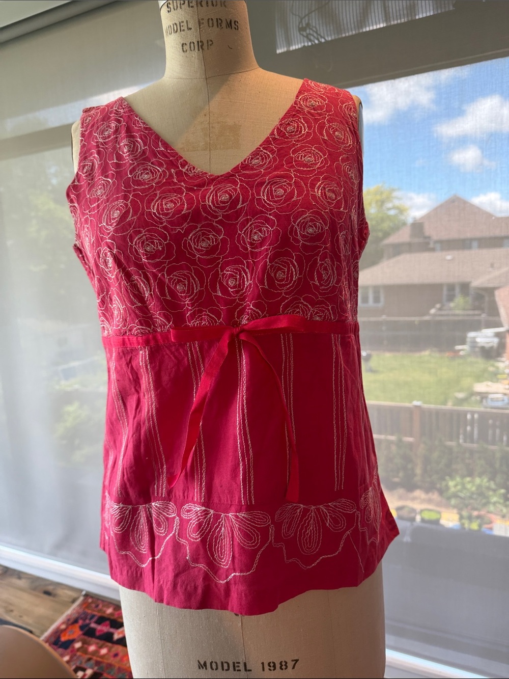 Nine & Co. Fuchsia V-Neck Sleeveless Embroidered Tie-Waist Top